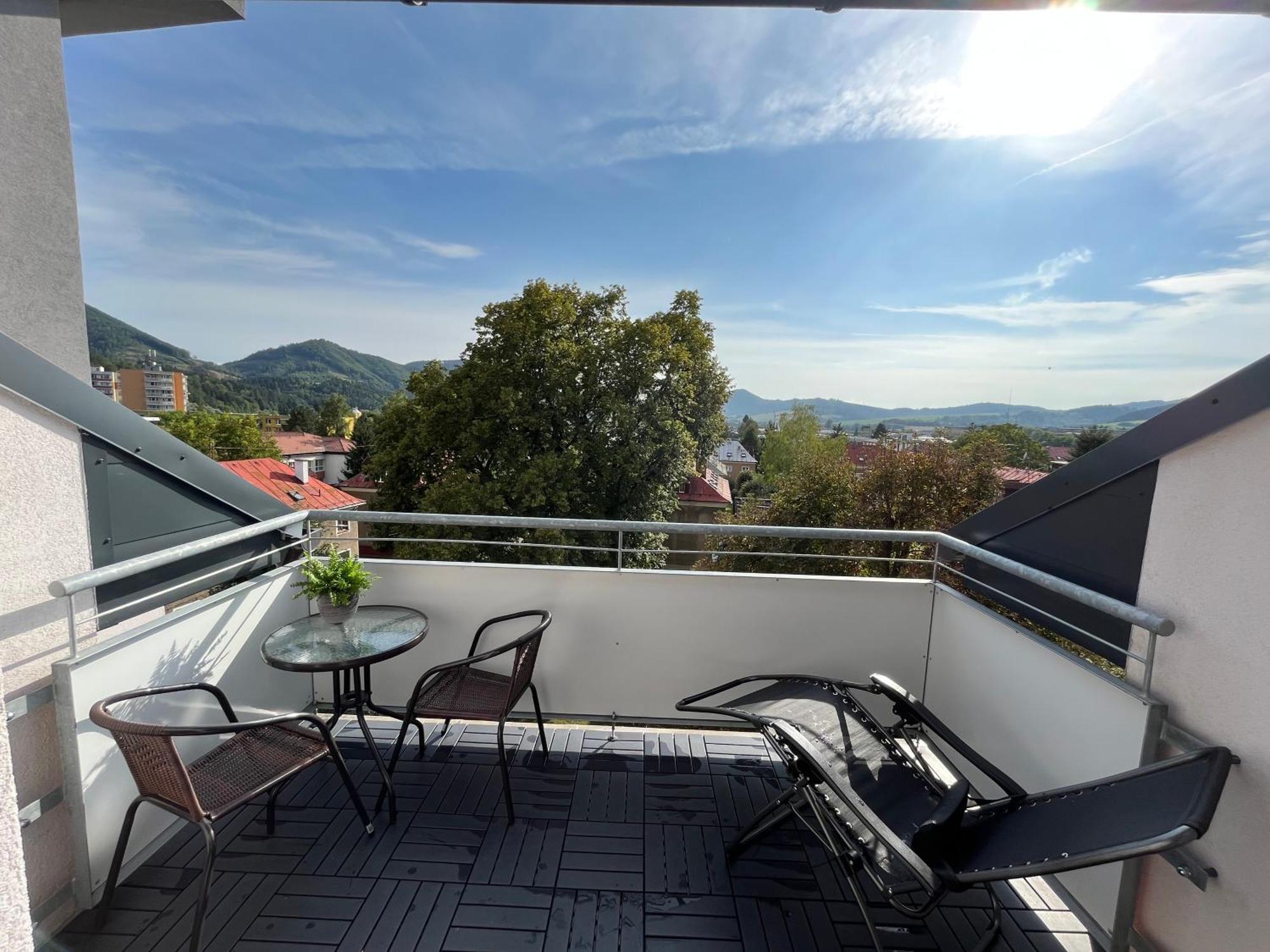 Tranquille Inn Apartment Kysucke Nove Mesto エクステリア 写真